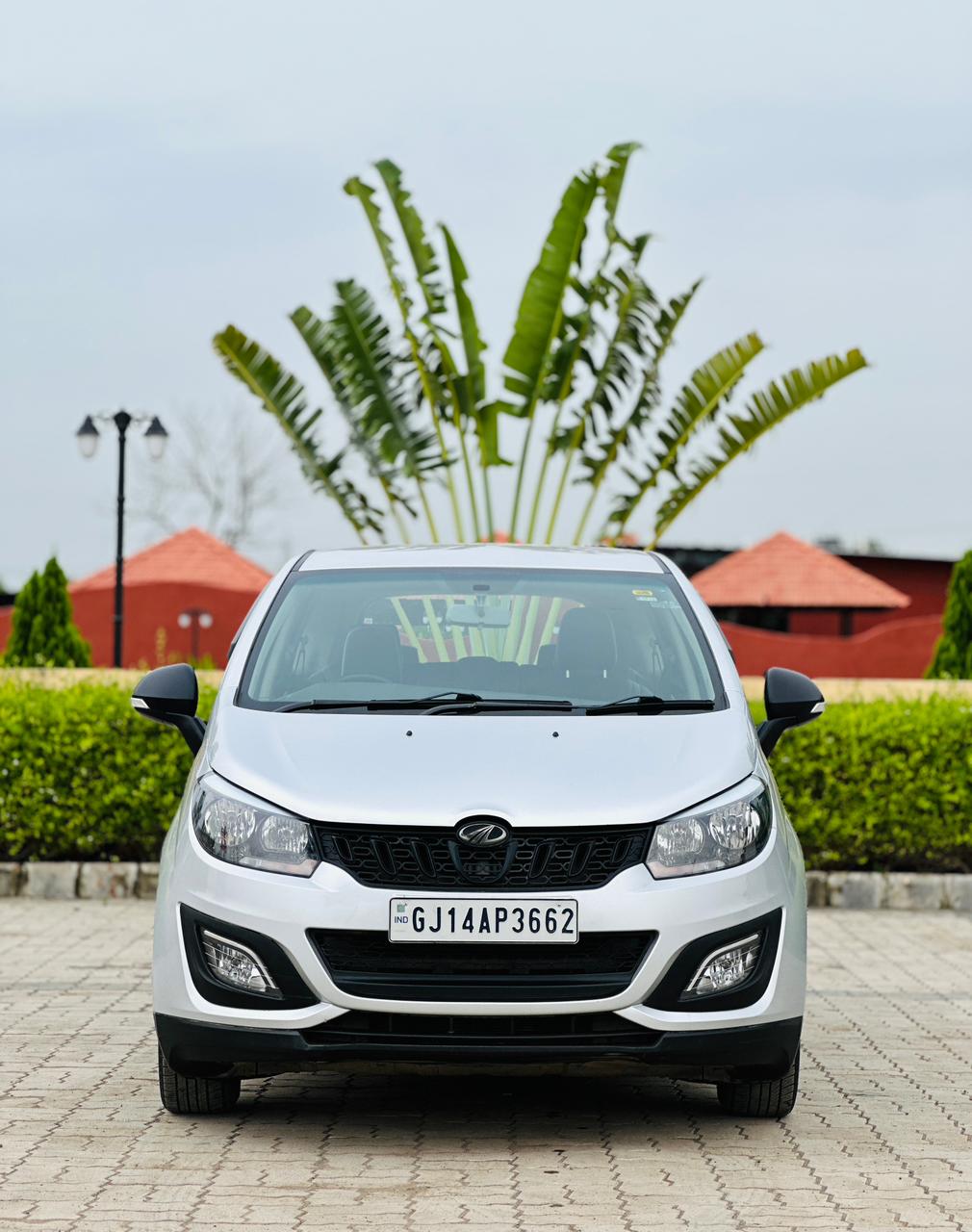 Mahindra Marazzo M2 7 STR