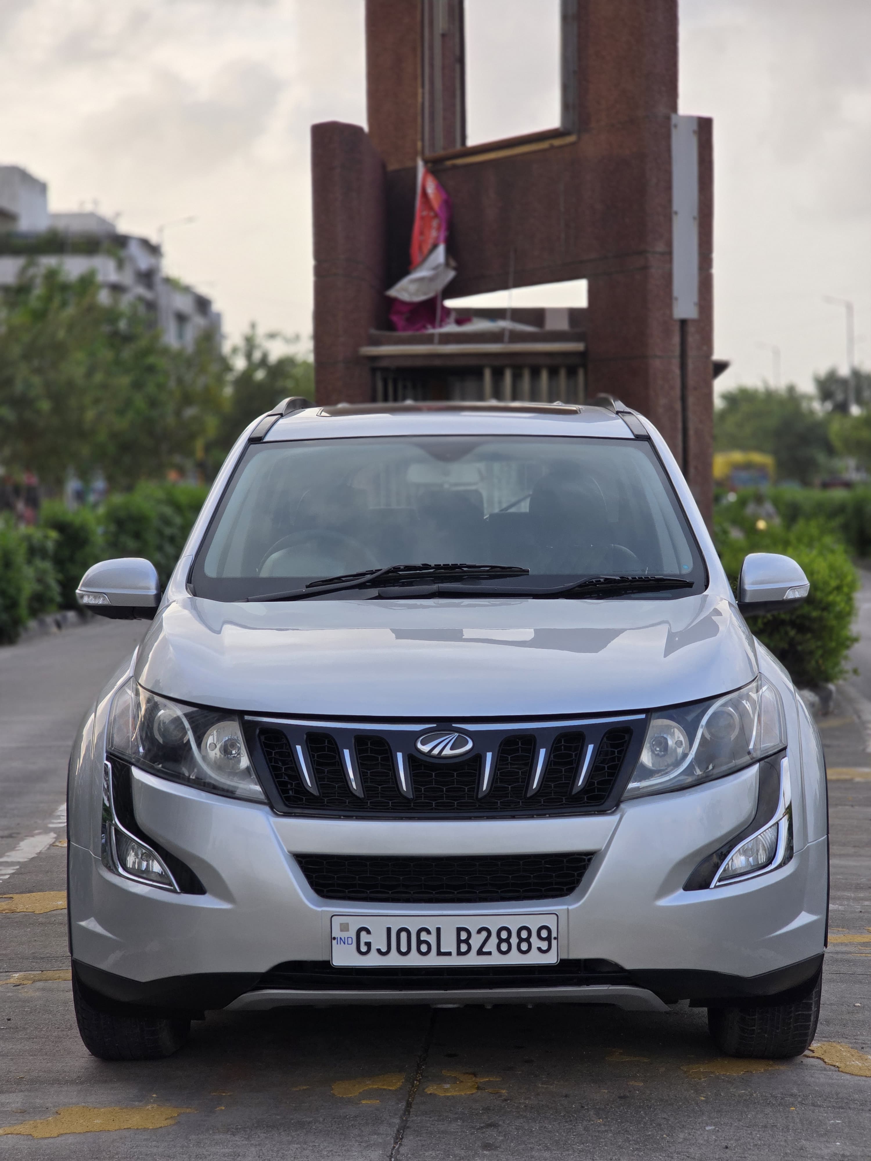 Mahindra XUV500 [2015-2018] W10