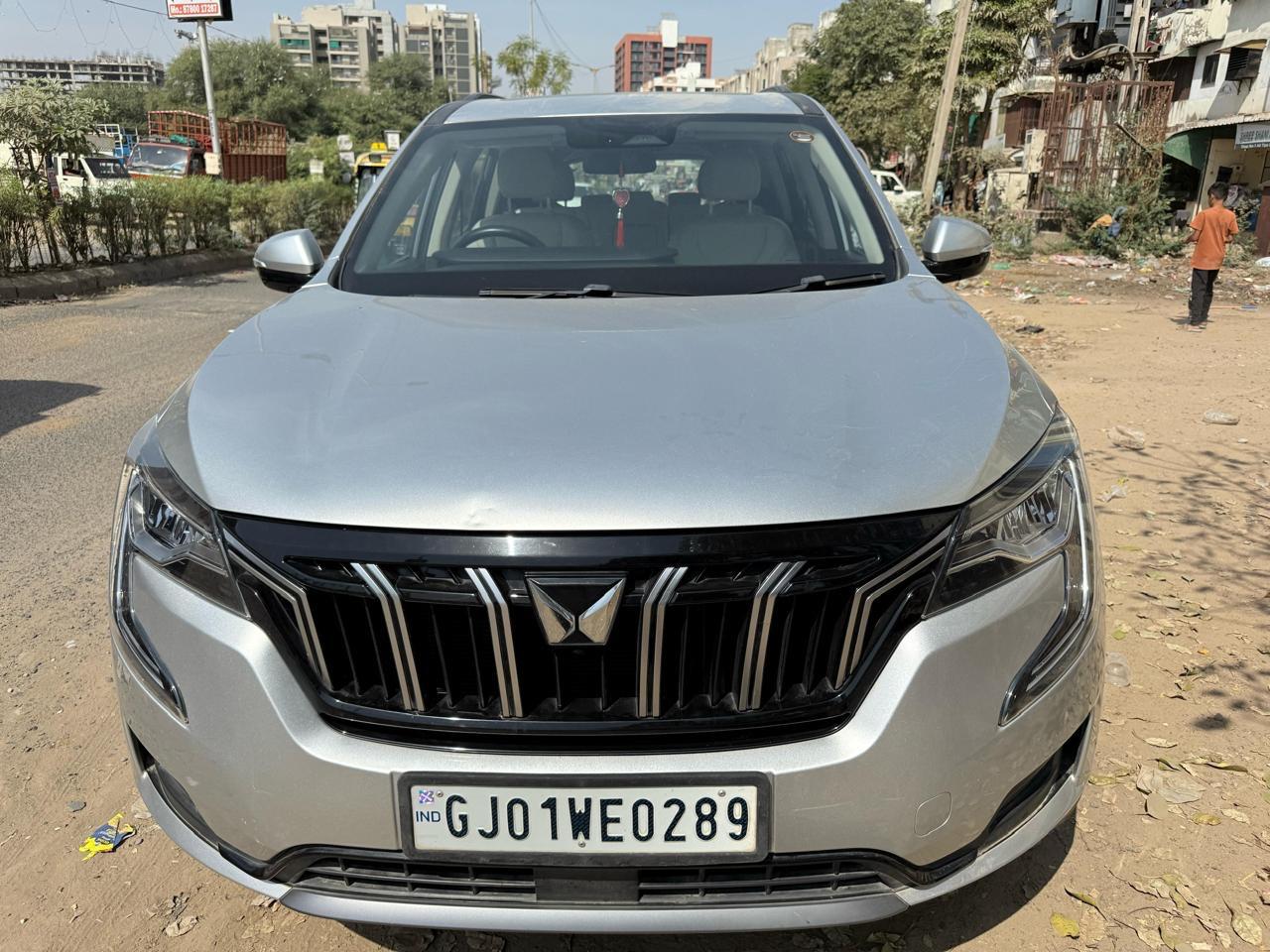 Mahindra XUV700 AX 7 Petrol MT 7 STR