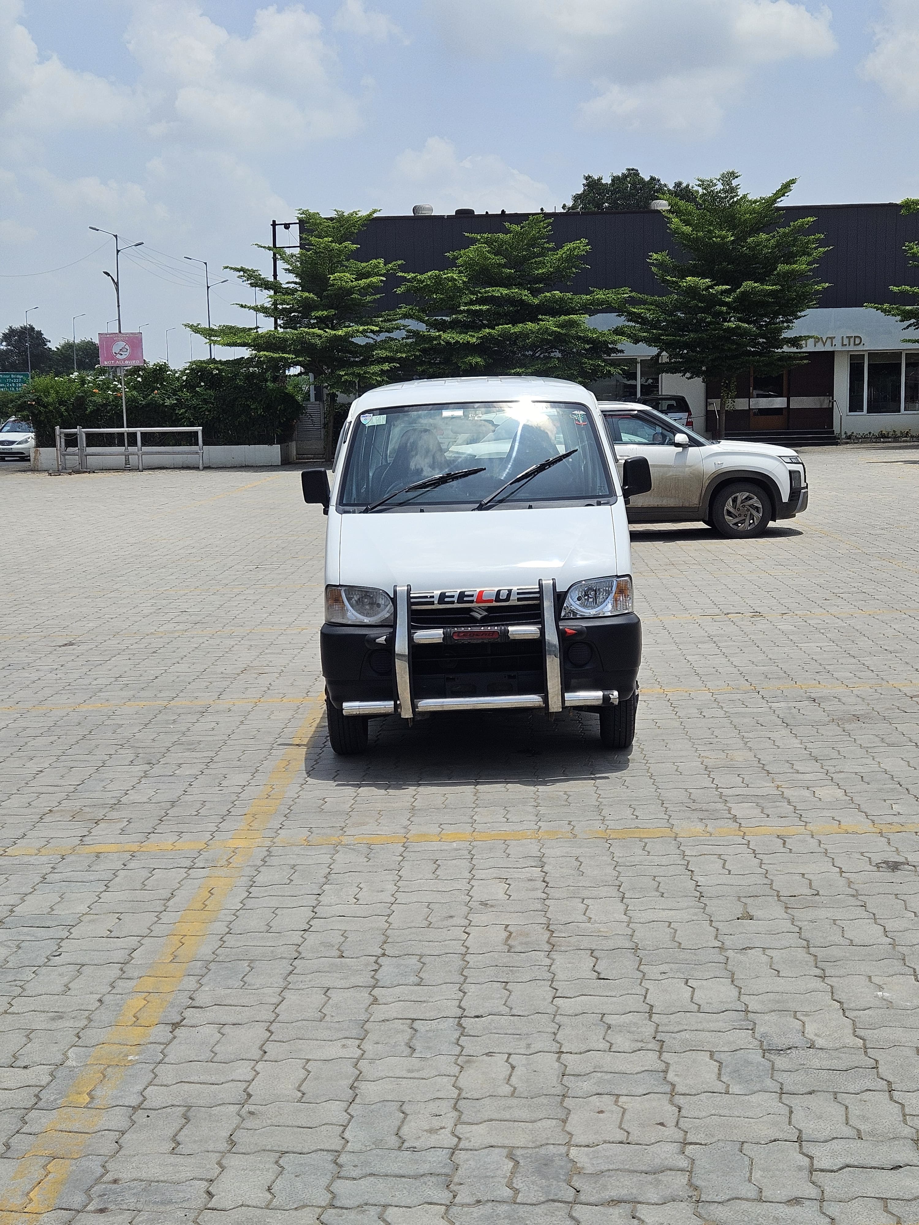 Maruti Suzuki Eeco 5 STAR AC