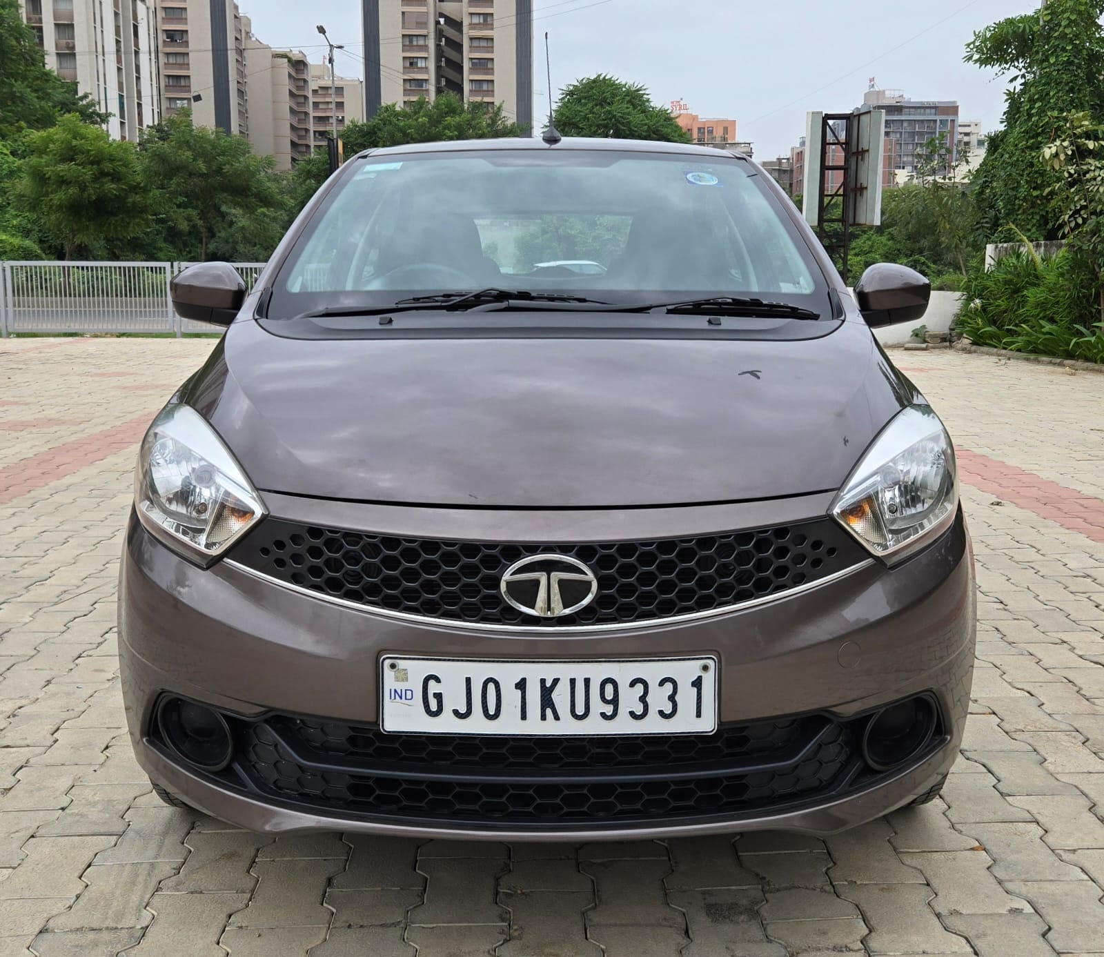 Tata Tiago XTA