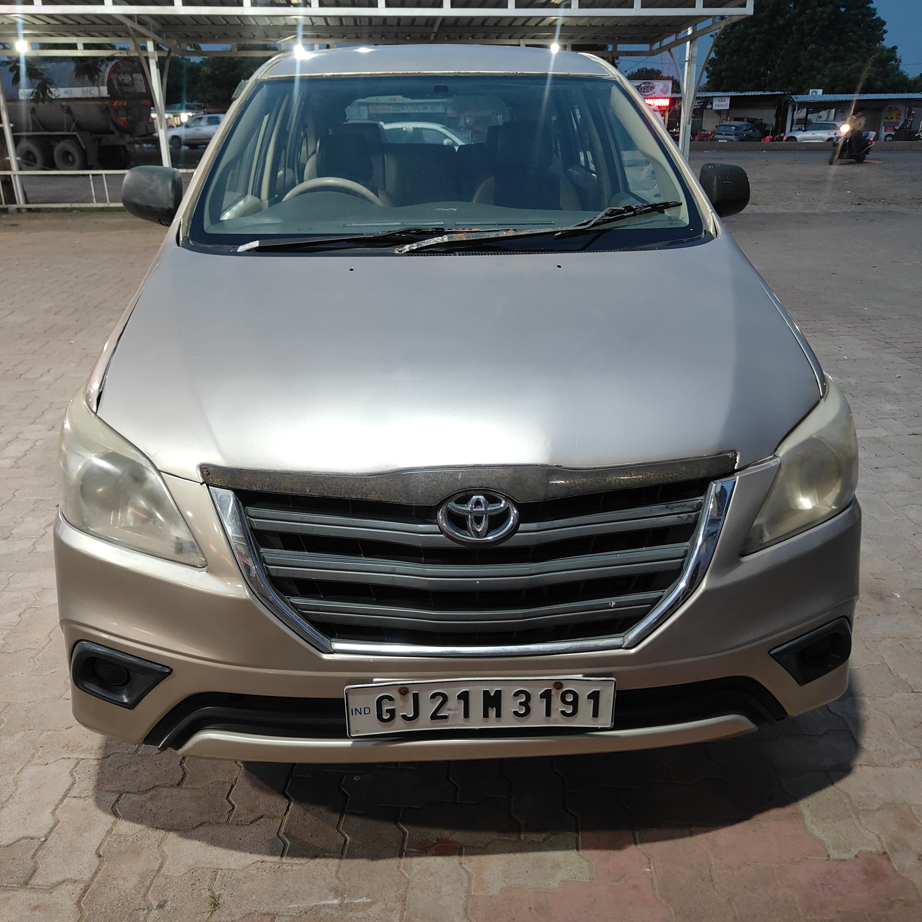 Toyota INNOVA 2.0 G ( E4)